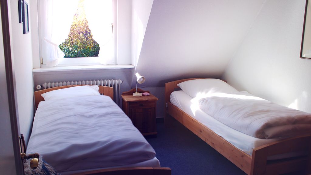 Schlafzimmer 2